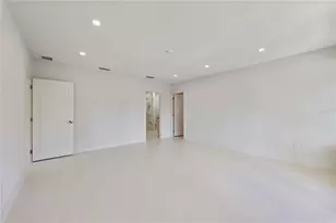 2596 Floyd St, Sarasota, FL 34239 - Photo 57