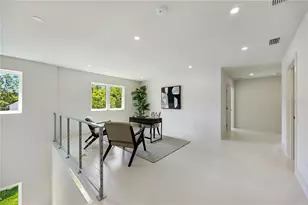 2596 Floyd St, Sarasota, FL 34239 - Photo 55