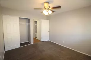 3001 Bee Ridge Rd, Sarasota, FL 34239 - Photo 7