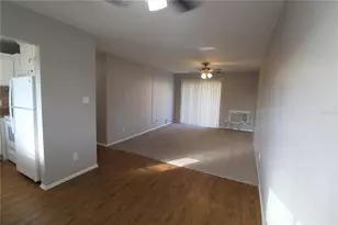 3001 Bee Ridge Rd, Sarasota, FL 34239 - Photo 3