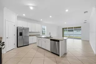 2607 Avolet Ct, Lakewood Ranch, FL 34211 - Photo 9