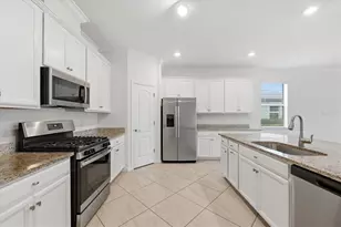 2607 Avolet Ct, Lakewood Ranch, FL 34211 - Photo 11