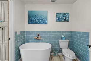 105 Tucker Ave, Sarasota, FL 34232 - Photo 49