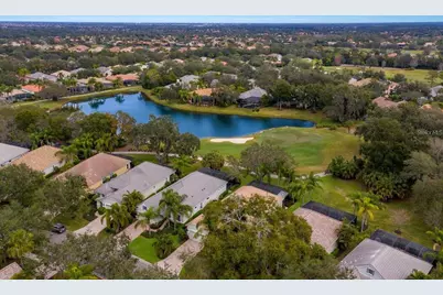 12204 Thornhill Court, Lakewood Ranch, FL 34202 - Photo 3