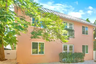 1516 Oak St, Sarasota, FL 34236 - Photo 1