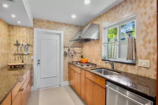 1516 Oak St, Sarasota, FL 34236 - Photo 19