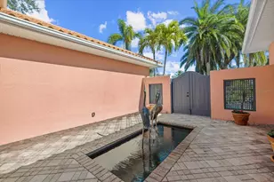 4939 Peregrine Point Way, Sarasota, FL 34231 - Photo 3