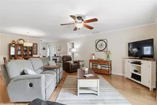 3908 Oakhurst Blvd, Sarasota, FL 34233 - Photo 3