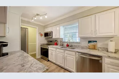 3350 S Osprey Avenue #204A, Sarasota, FL 34239 - Photo 7