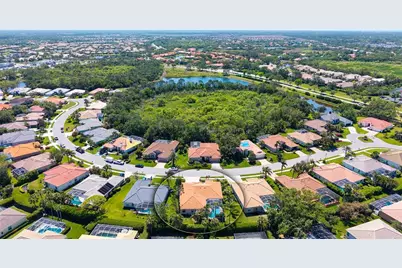 5270 Far Oak Circle, Sarasota, FL 34238 - Photo 9