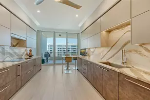 535 Sanctuary Dr, Longboat Key, FL 34228 - Photo 11