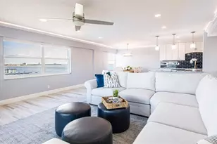 1750 Benjamin Franklin Dr, Sarasota, FL 34236 - Photo 7