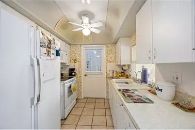 3801 Chinaberry, Bradenton, FL 34208 - Photo 9