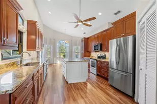 5309 Gardens Dr, Sarasota, FL 34243 - Photo 9