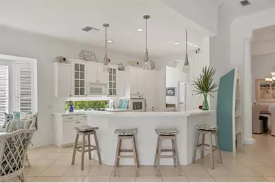 8135 Abingdon Court, University Park, FL 34201 - Photo 11