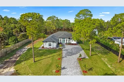 1687 19th Street SW, Naples, FL 34117 - Photo 5