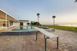 7318 Westmoreland Dr, Sarasota, FL 34243 - Photo 11