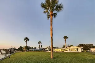 7318 Westmoreland Dr, Sarasota, FL 34243 - Photo 33