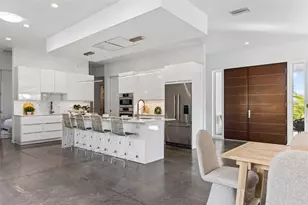 405 Edwards Dr, Sarasota, FL 34243 - Photo 5