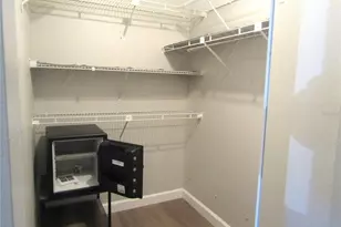 376 Oak Hill Dr, Sarasota, FL 34232 - Photo 11