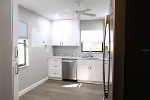 376 Oak Hill Dr, Sarasota, FL 34232 - Photo 5