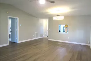 376 Oak Hill Dr, Sarasota, FL 34232 - Photo 17