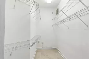 5264 Bouchard Cir, Sarasota, FL 34238 - Photo 13