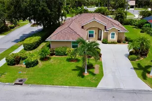 472 Park Trace Blvd, Osprey, FL 34229 - Photo 3