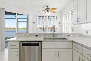 6515 Moorings Point Cir, Lakewood Ranch, FL 34202 - Photo 17