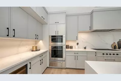 253 Golden Gate Point #703, Sarasota, FL 34236 - Photo 15