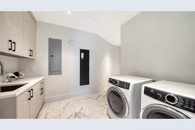 253 Golden Gate Point #703, Sarasota, FL 34236 - Photo 35