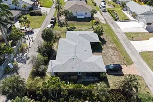 1648 Idle Ln, Sarasota, FL 34231 - Photo 17