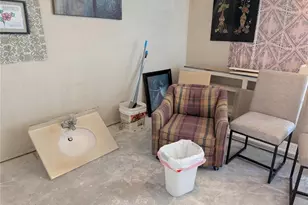 2763 Woodgate Ln, Sarasota, FL 34231 - Photo 5