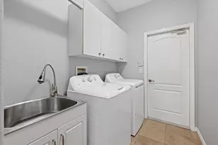 4046 Green Tree Ave, Sarasota, FL 34233 - Photo 21