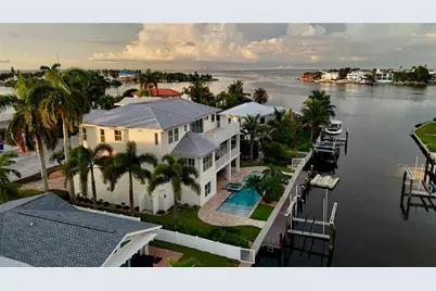 529 77th Street, Holmes Beach, FL 34217 - Photo 1