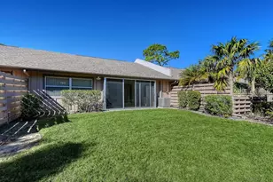 5719 Westwind Ln, Sarasota, FL 34231 - Photo 9