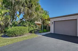 5719 Westwind Ln, Sarasota, FL 34231 - Photo 15