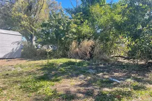 525 E Helen Ave, Punta Gorda, FL 33950 - Photo 25