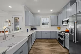 5444 Lampiasi St, Sarasota, FL 34238 - Photo 11