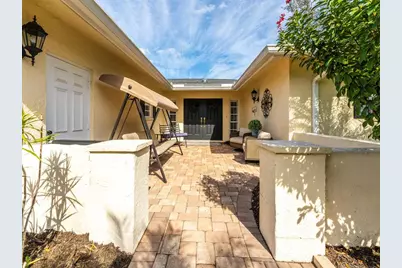 6994 W Country Club Drive N, Sarasota, FL 34243 - Photo 3