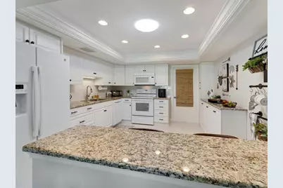 6994 W Country Club Drive N, Sarasota, FL 34243 - Photo 11