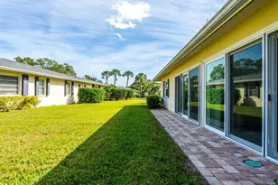 6994 W Country Club Dr N, Sarasota, FL 34243 - Photo 29