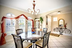 843 Molly Cir, Sarasota, FL 34232 - Photo 5