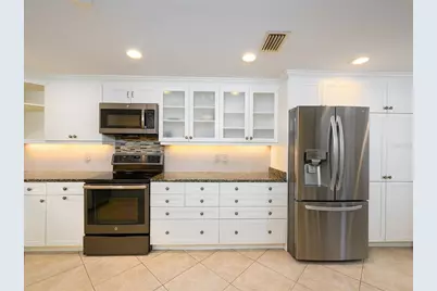 1255 N Gulfstream Avenue #1106, Sarasota, FL 34236 - Photo 17