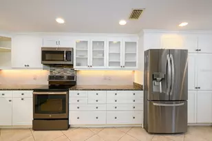 1255 N Gulfstream Ave, Sarasota, FL 34236 - Photo 17