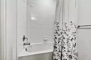 8139 Miramar Way, Lakewood Ranch, FL 34202 - Photo 21