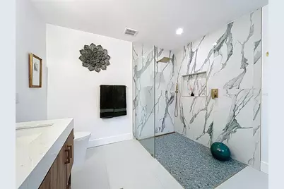 2308 Tulip Street Tulip Street #2308, Sarasota, FL 34239 - Photo 21