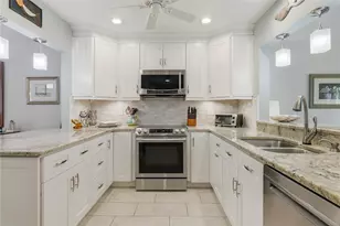 1630 Treehouse Cir, Sarasota, FL 34231 - Photo 11