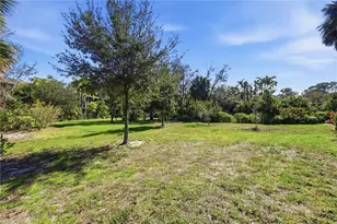 1630 Treehouse Cir, Sarasota, FL 34231 - Photo 21