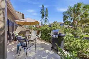 1630 Treehouse Cir, Sarasota, FL 34231 - Photo 5